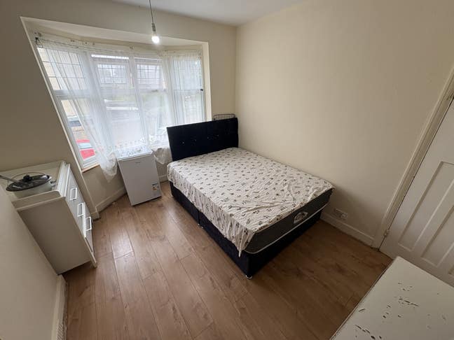 Double Room - Wood Green Main Photo