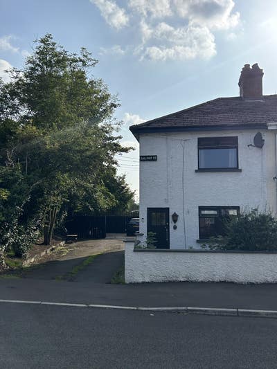 Double Room in Derriaghy 2min from train Main Photo