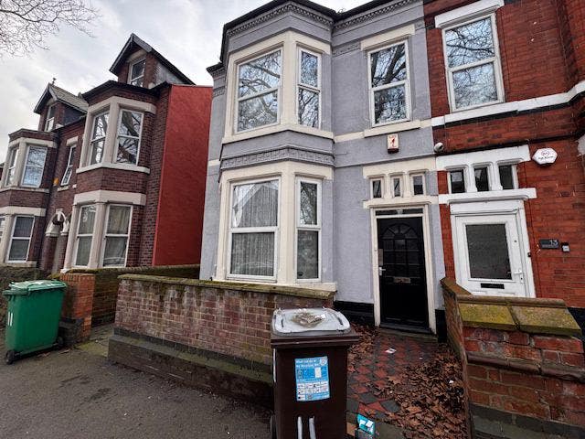5 Bedroom Property Available - Lenton Area Main Photo
