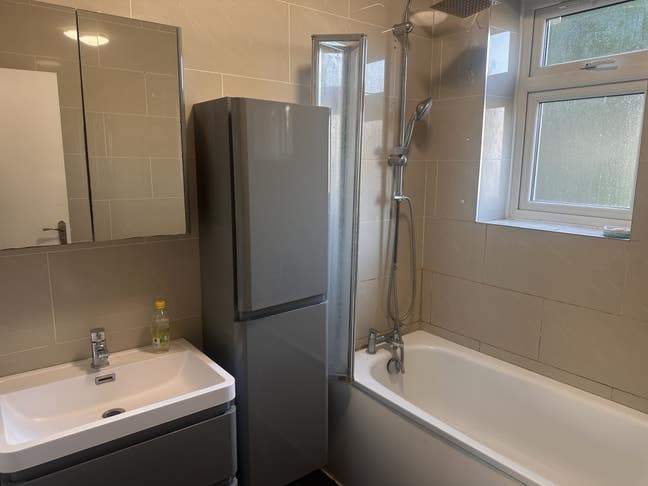 4Lovely DBL & SNG Rooms@IG4 5HJ/Redbridge Main Photo