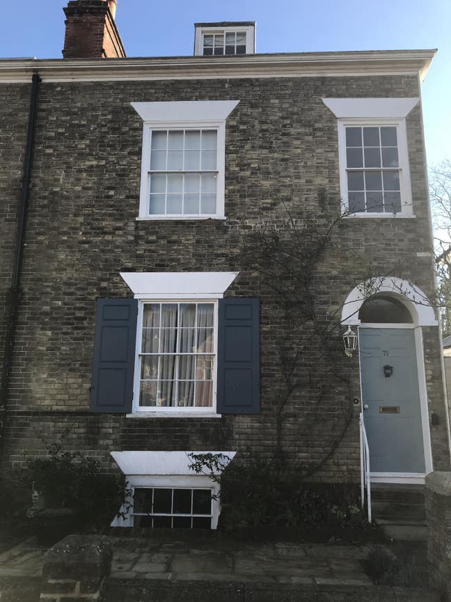 Hidden Gem:: Independent Apartment in listed house Main Photo