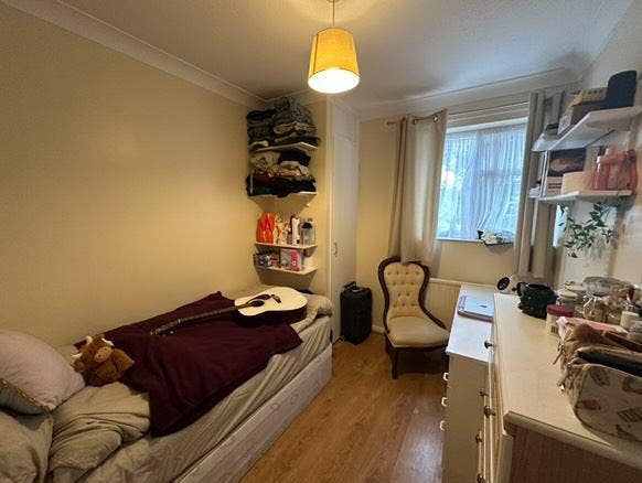 A room nearby the university of Essex Main Photo
