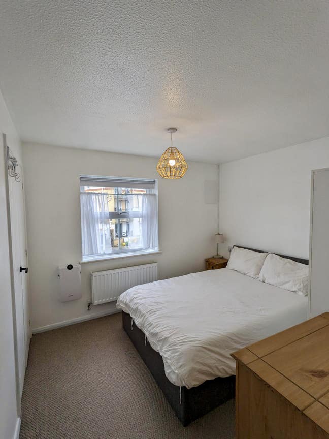 Double Room w/ Thames View & Private Bathroom Main Photo
