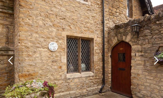 Large Double & Standard Single Room  Bedford  Main Photo