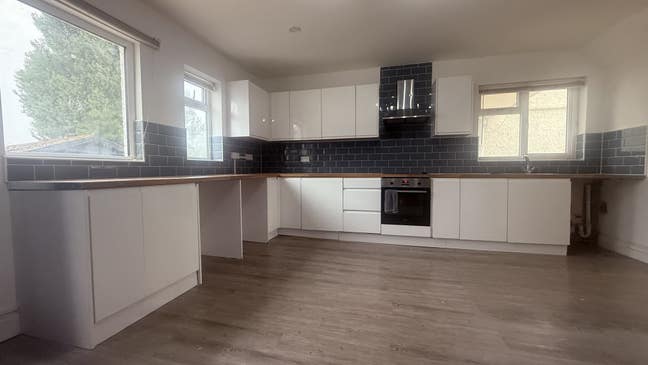 3 Bedroom Semi-Detached House Main Photo