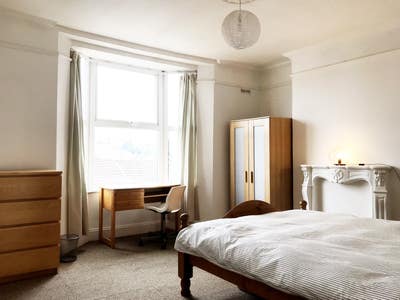 1 Kingsize Room in Big 3Rd Yr, Ma, Phd House Main Photo