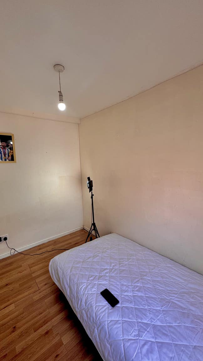Single Bill Inclusive Room to Rent at East Ham E6 Main Photo