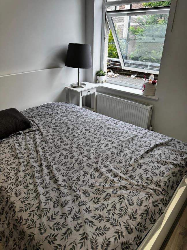 Double room avaliable for sharing in high street Main Photo