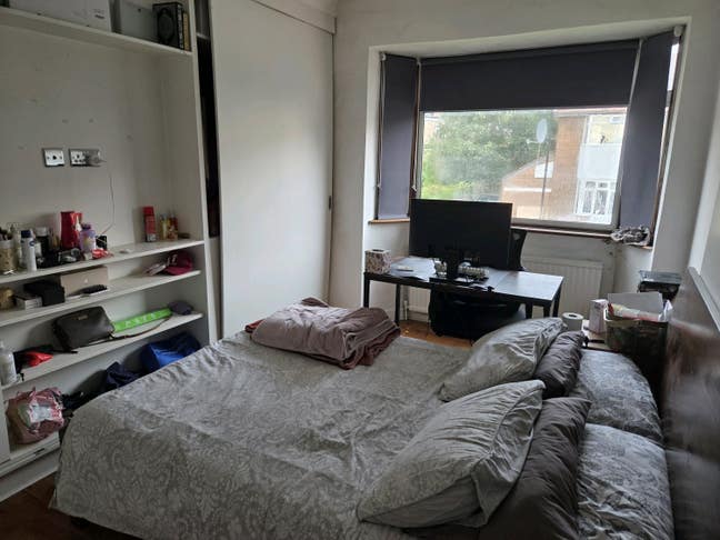 4th female housemate wanted in East Acton :) Main Photo