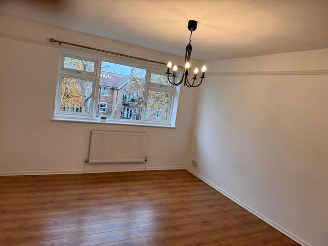 Large double room to rent in Sutton  Main Photo