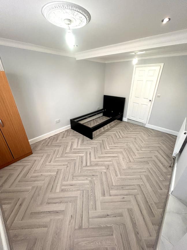 Furnished Private Apartment - With Bills & Parking Main Photo