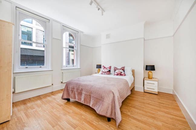 1 Bedroom Flat Minutes Walk to Great Portland St  Main Photo