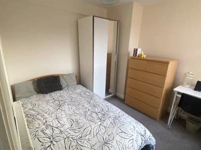 Modern Double Room | Guelph St | Near University  Main Photo