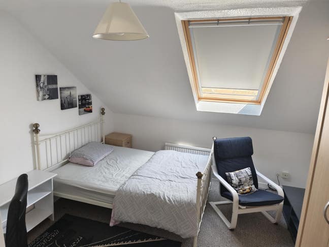 Spacious Double Room, Prime Location in Central MK Main Photo