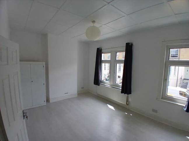 Large Double Room Central Catford Main Photo