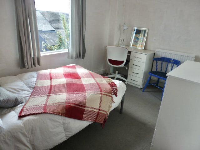 Spacious  Post-Grad Student Room - All Bills Incl. Main Photo