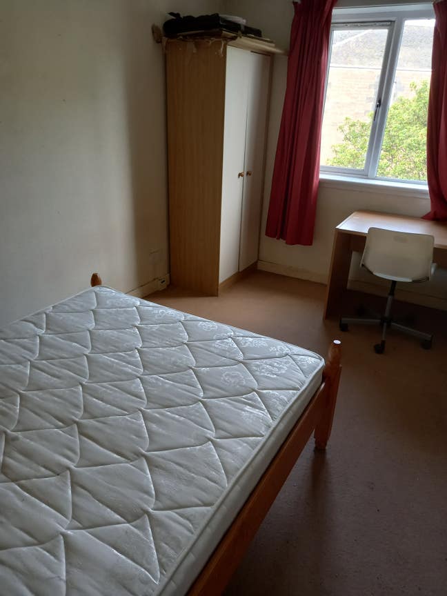 Student Only Room to Rent in Central Dundee Main Photo