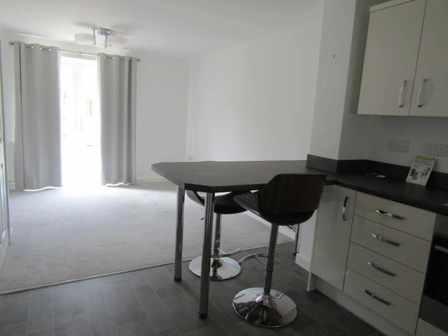 Modern 2 Bedroom End Terrace in Morton Close - PE7 Main Photo