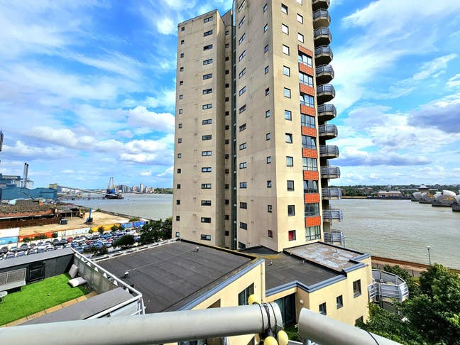 Pointoon Dock*London City Airport Modern Double  Main Photo