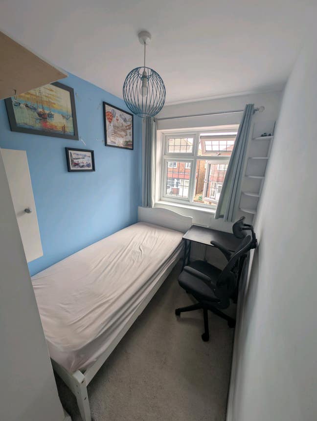 Single room available  Main Photo