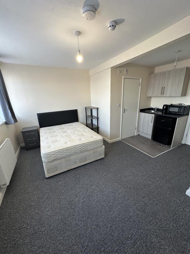 🔥Stunning Large En Suite Near Heathrow🔥 Main Photo