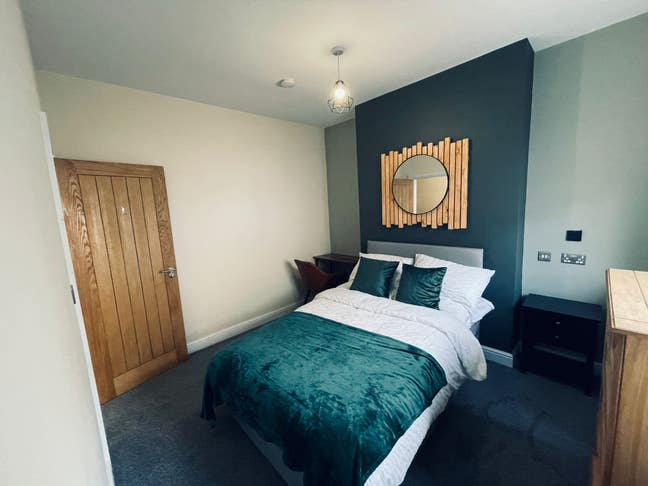 Two rooms available in our 5-bed house, furnished Main Photo