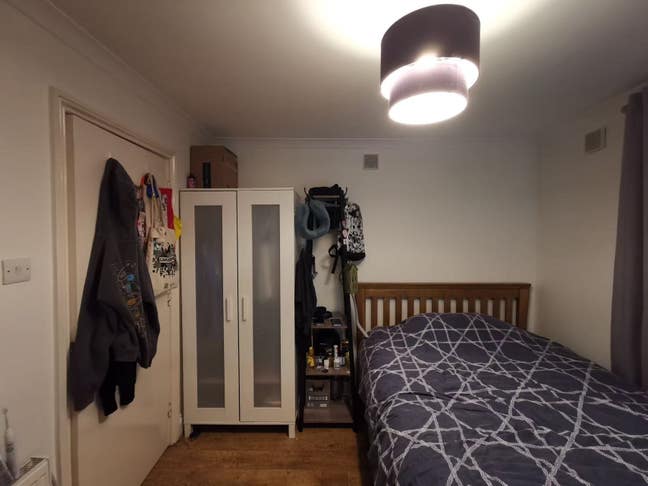 Small furnished double room Main Photo