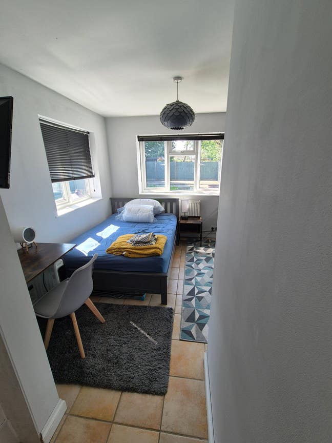Double Bedroom, Own Shower and SKY TV Main Photo