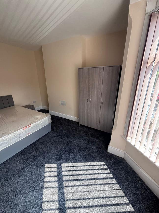 Double Bedroom in Share House off Narborough Road Main Photo