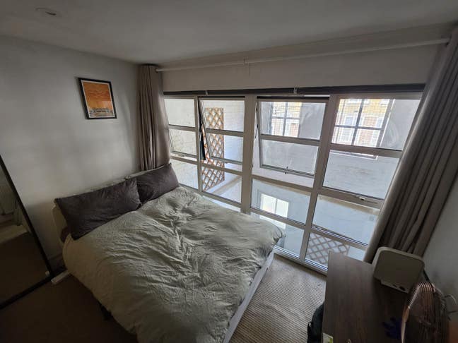 Double Bedroom in a cosy 2 bed Islington House Main Photo