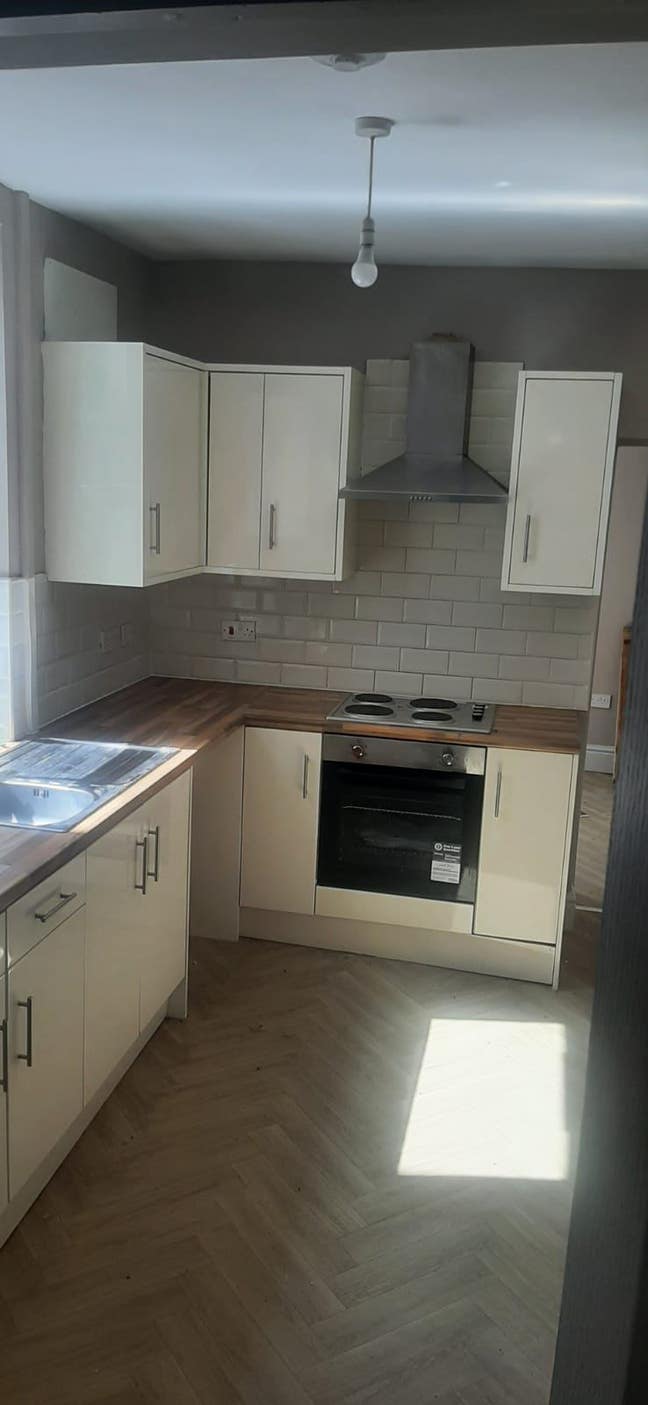 1 Double Room For Rent In Respectful Pro Household Main Photo