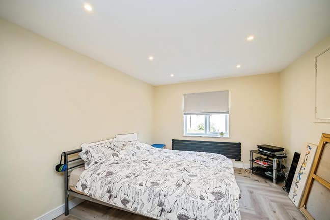 Spacious,Comfortable, Bright Room in High Wycombe  Main Photo