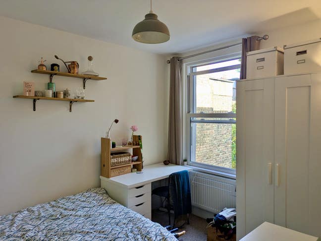 Garden-facing double on Haringay Ladder - over 30s Main Photo