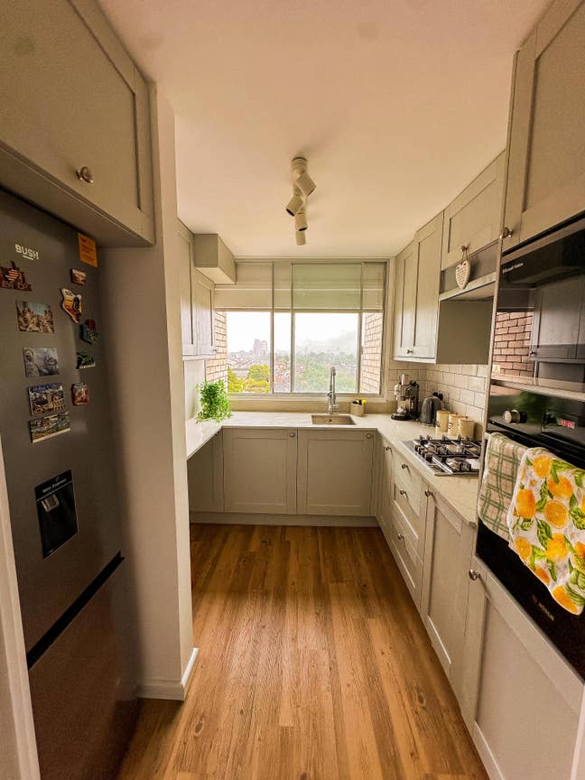 Double room available Mon-Fr Main Photo