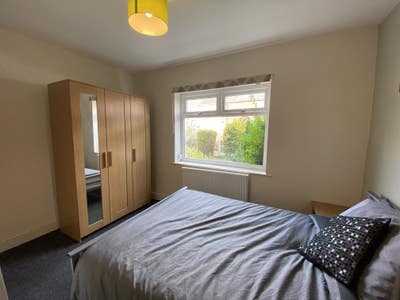 **Upstairs Fully Furnished Double Bedroom** Main Photo