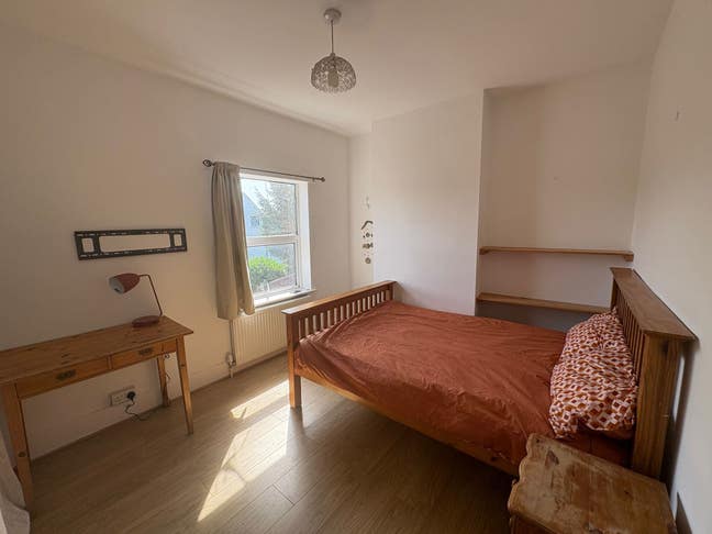 Bright spacious Double Bedrooms  Main Photo