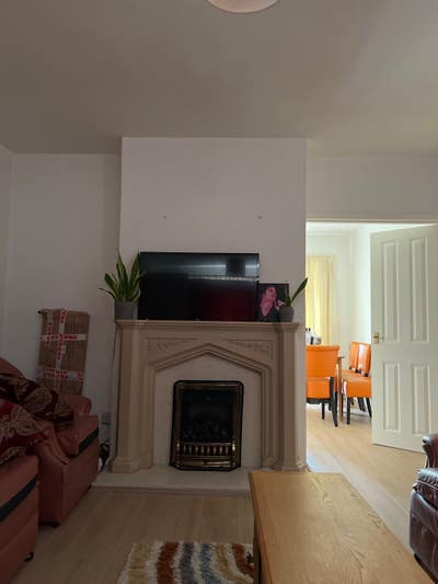 Double room in 3BHK house for Indian female  Main Photo