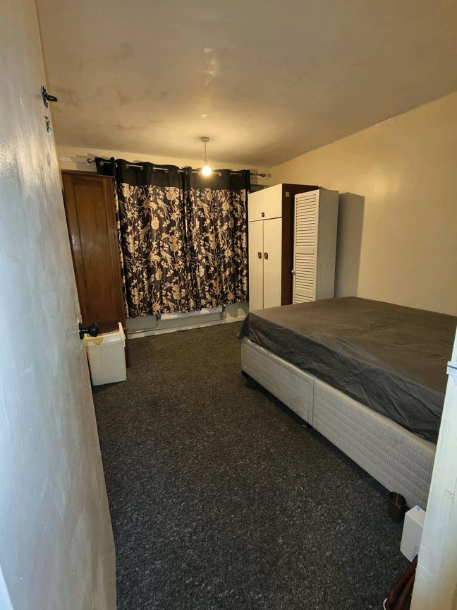 Double Room Available Near city centre  Main Photo