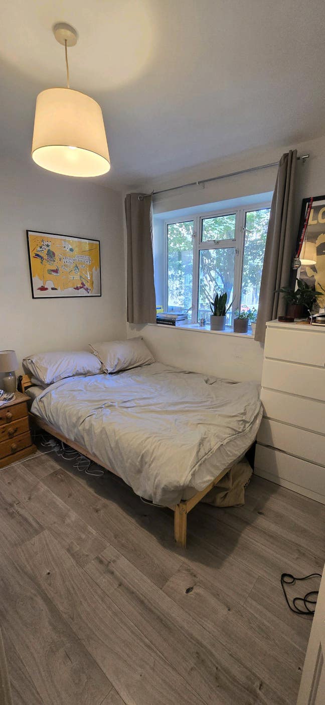 Room in Modern 3 Bed Flat In Hoxton  Main Photo