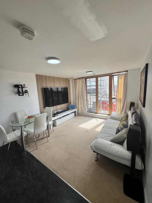 Double room to rent in Croydon hight street, CR0 Main Photo