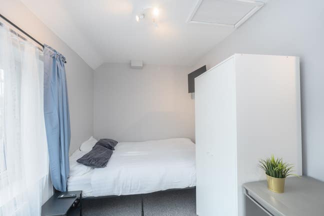AmLA3 - Small Studio Room (Short-Terms Are Welcome Main Photo