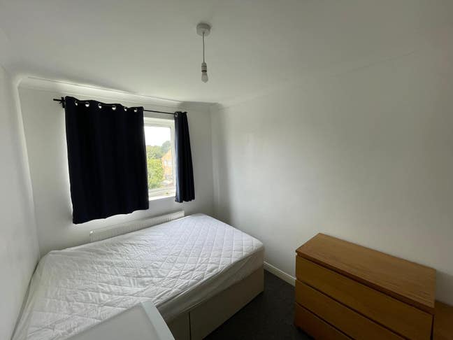 Small Double room - Stantonbury Main Photo