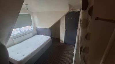 ✨ Cozy Double Room by UoB  |  Bills Included! Main Photo