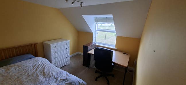 Good sized single room on 2nd floor  Main Photo