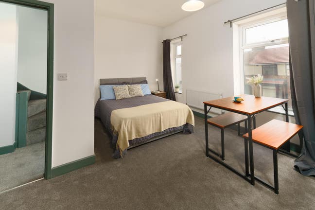 Stunning En-Suite Room | Bills Inc | Parking Main Photo