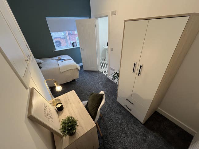 NEW house share,En-suite Room available, bills inc Main Photo