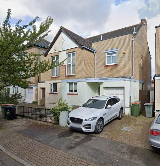 Single Room in large House  Main Photo