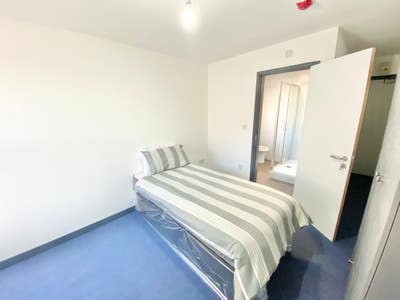 Very Affordable ✨Ensuite✨Room | Bills Inc |  B20 Main Photo