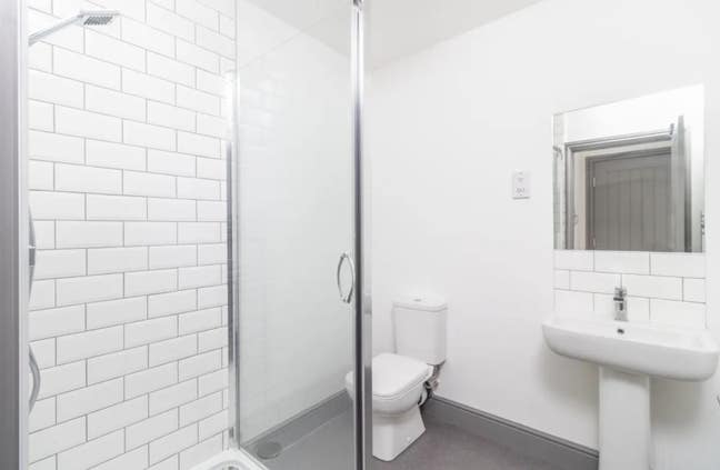 *Stylish 1-Bed Flatshare Near Cannock Town Centre* Main Photo
