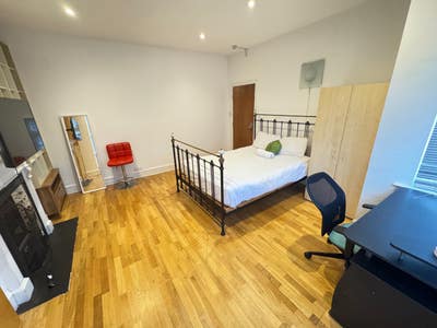Double Room All Bills Included Near Middlesex Uni Main Photo